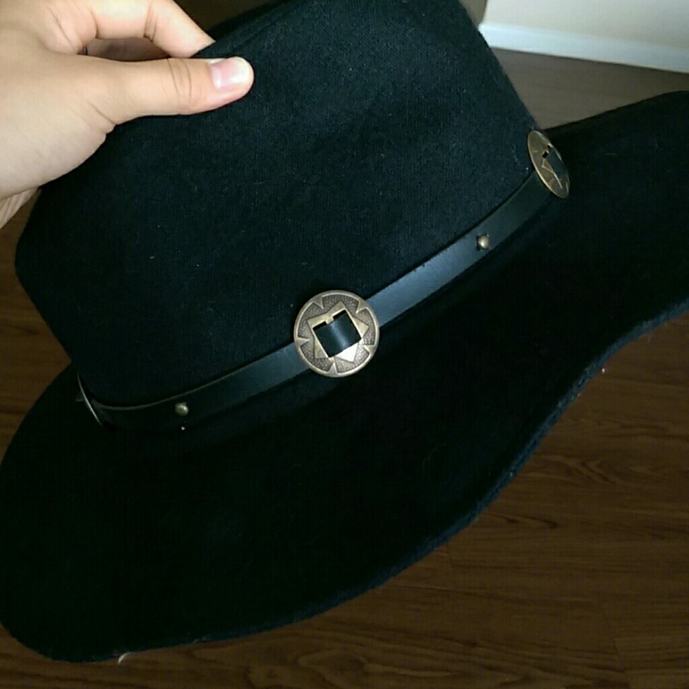 Black hat bought from Buckle